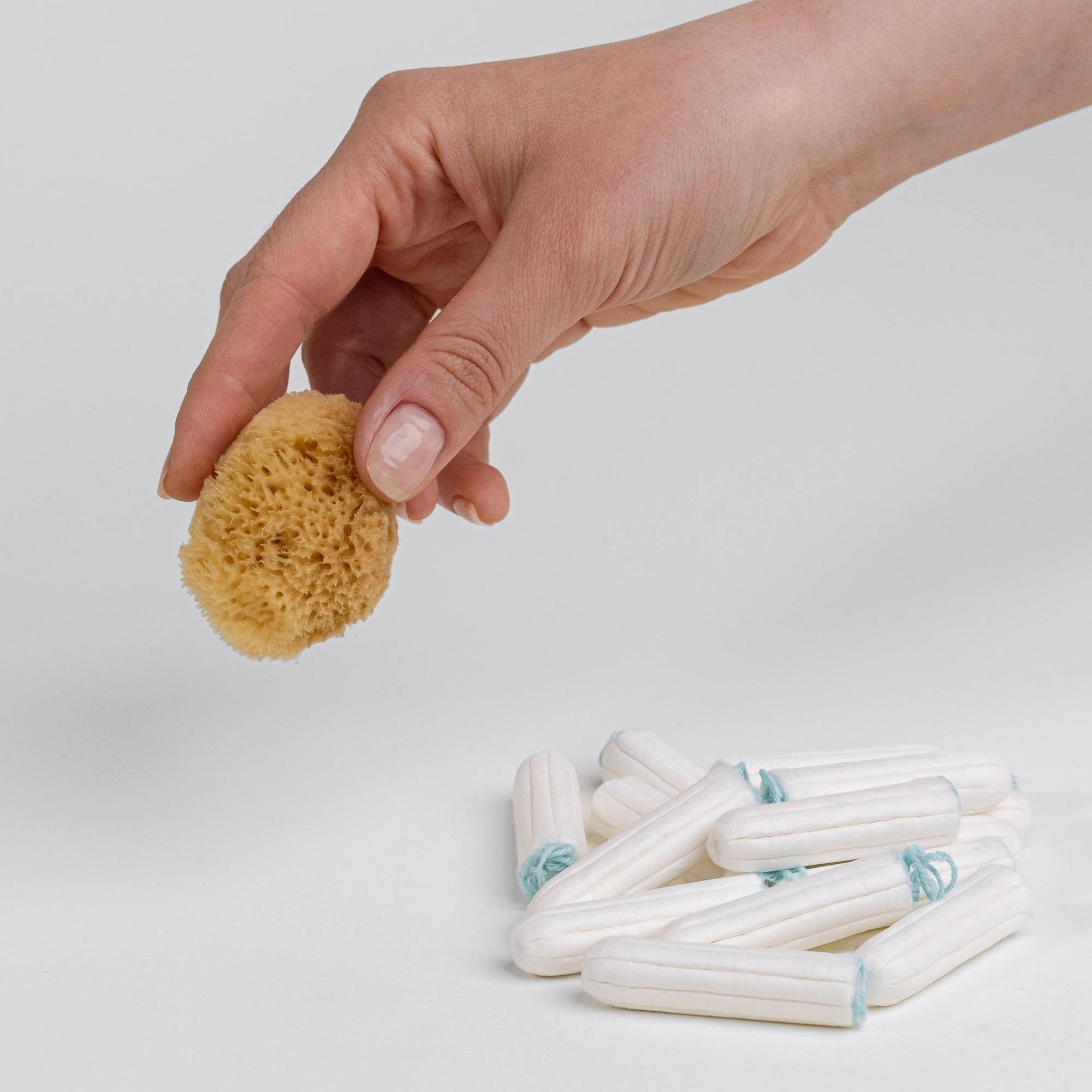 Die besten Alternativen zu Tampons: Schwamm, Cup & Slip im Check Die besten Alternativen zu Tampons: Schwamm, Cup & Slip im Check