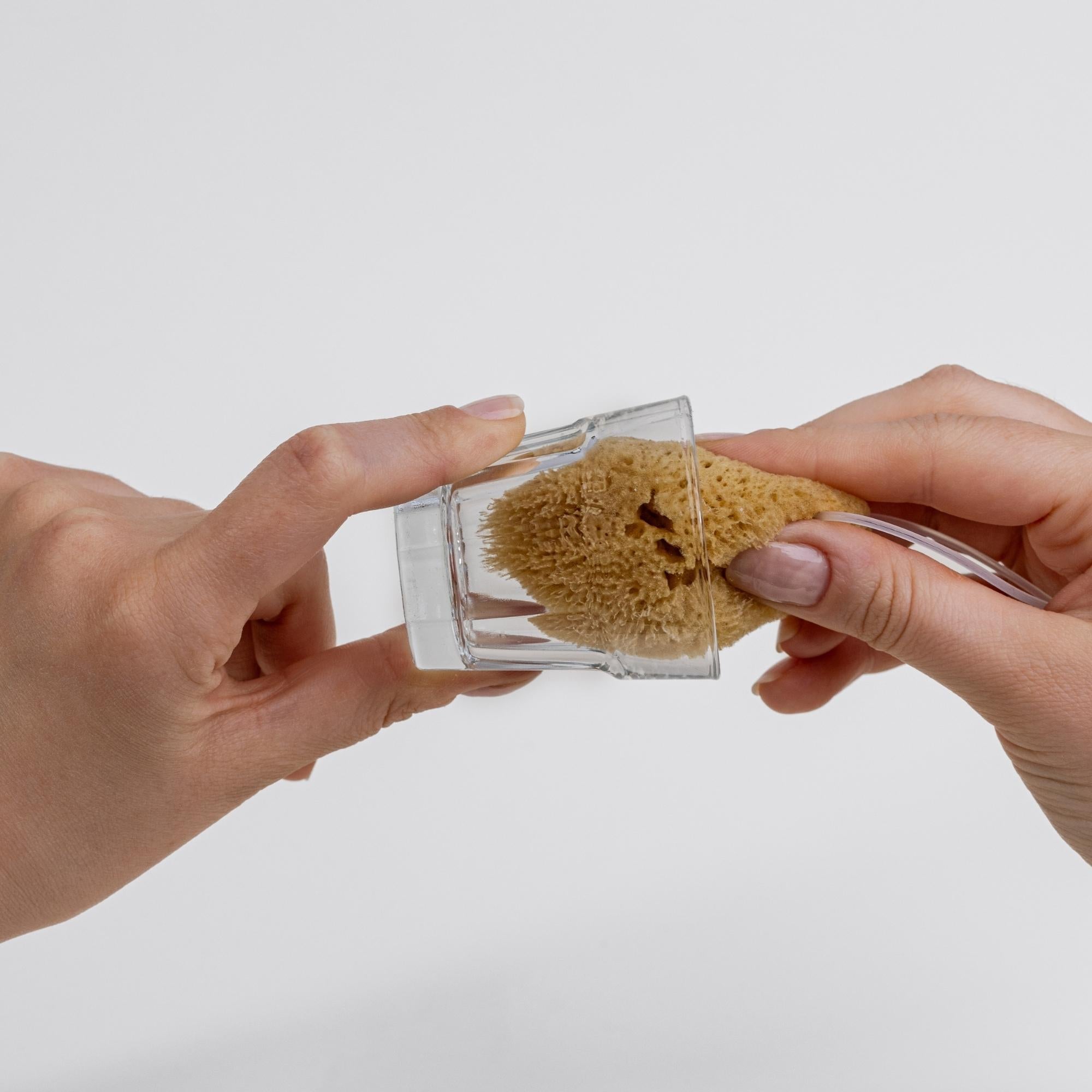 Menstruationsschwamm und Spirale - geht das? Und weshalb bei der Tasse Vorsicht geboten ist!