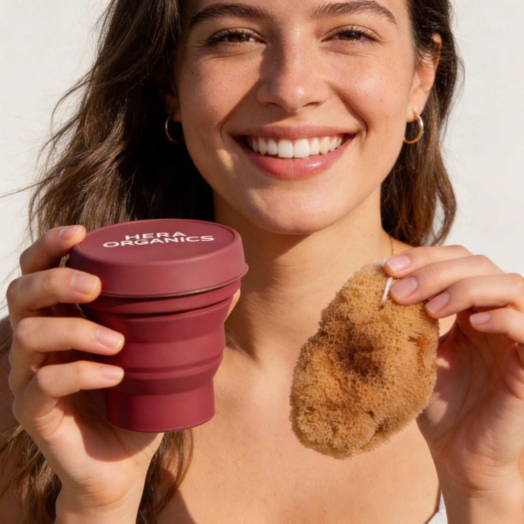 Menstruations&shy;schwamm unterwegs benutzen: So klappt’s ganz easy